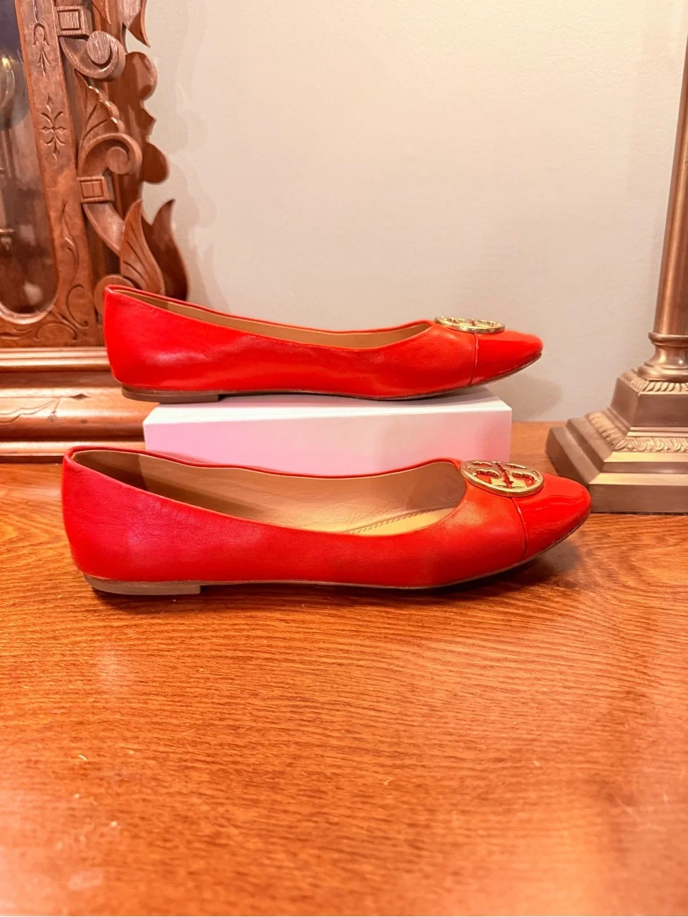 Tory Burch Chelsea Red Patent Leather Cap-Toe Gold Logo Ballet Flats Size 8.5